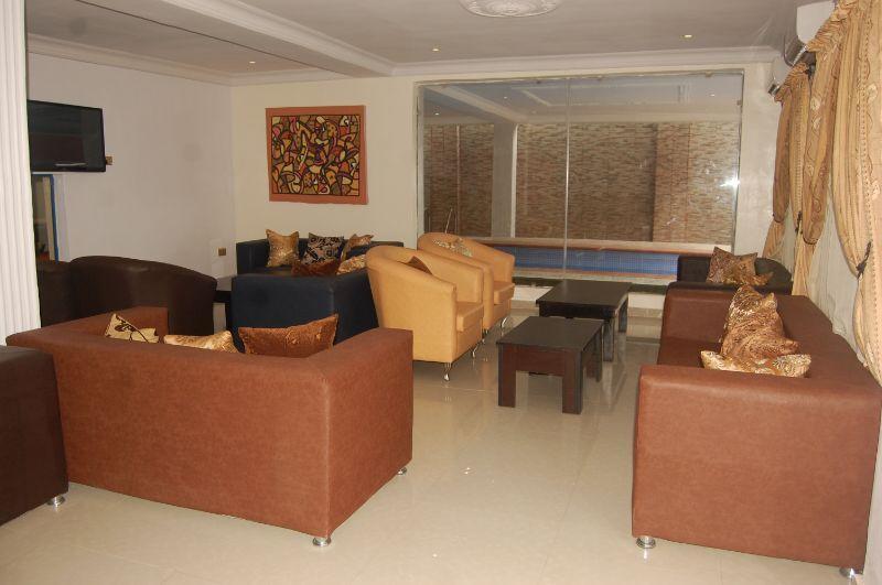Ben Auto Hotel Lagos Esterno foto